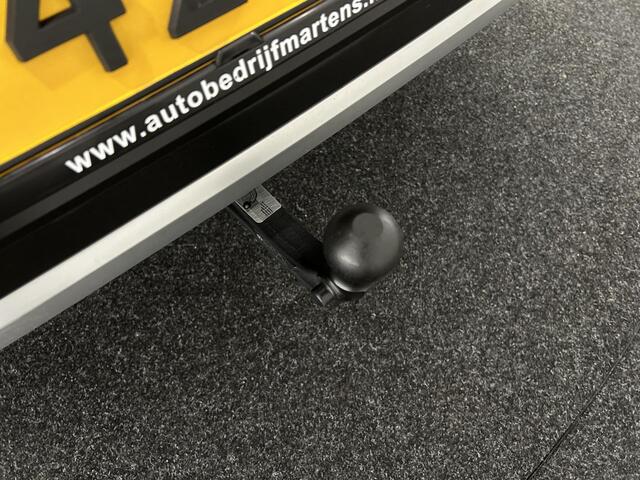 Volkswagen T-Roc 1.5 TSI 150pk DSG Style Trekhaak Camera Stoelverwarming Virtual Cockpit Navigatie