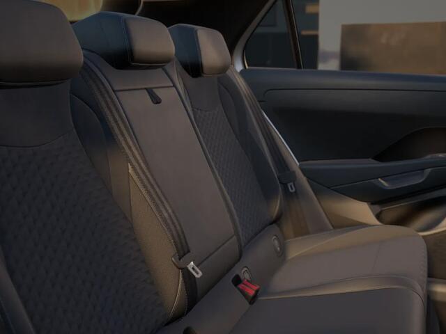 Volkswagen T-Roc R-Line First Edition 1.5 eTSI 150 PK 7 versn. DSG · Black Style Pakket · Achterklep met sensorgestuurde opening en vertraagde elektrische sluitfunctie, met afstandsontgrendeling ·