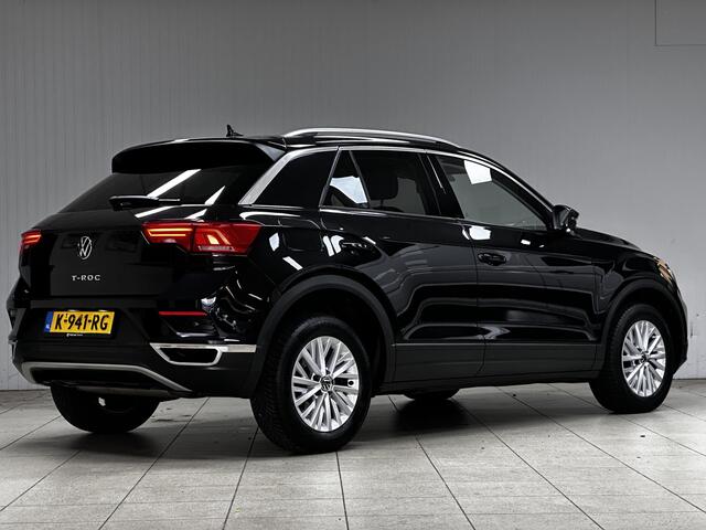 Volkswagen T-Roc 1.5 TSI Style Business /150PK! /Lane Assist! /Apple + Android /DAB+! /Navi /Airco /Adaptief Cruise /Elek. pakket /Bluetooth /Regensensor /16"LMV /Extra getint glas /LED Dagrijverl. /Dakrails /PDC V+A!