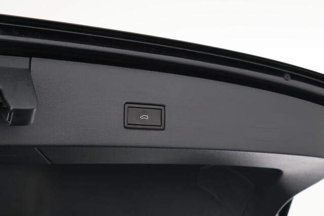 Volkswagen T-Roc 1.5 TSI 150pk DSG R-Line Sport Panoramadak Camera Leder Navigatie Virtual Cockpit