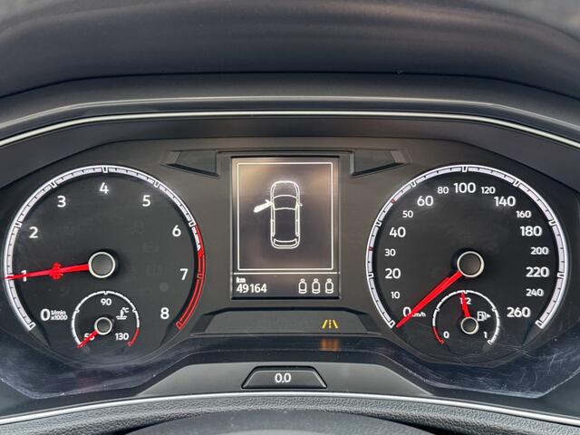 Volkswagen T-Roc 1.5TSI IQ.DRIVE Sport/Trekhaak/Blind spot/Adap cruise/Stoelverwa