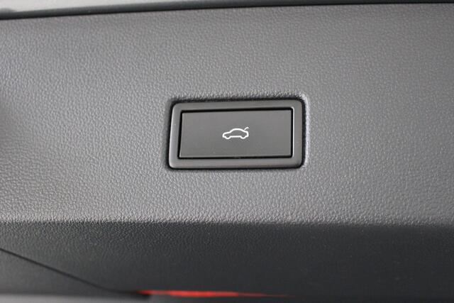 Volkswagen T-Roc 1.5 TSI Sport Navigatie | Camera | Climate control DAB | Inklapbare spiegels | Digitale Cockpit