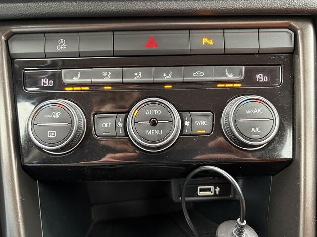 Volkswagen T-Roc 1.5 TSI Sport / Airco (automatisch) / Winter-pakket / Cruise control adaptief /