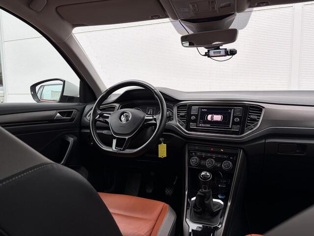 Volkswagen T-Roc 1.5 TSI Sport / Airco (automatisch) / Winter-pakket / Cruise control adaptief /