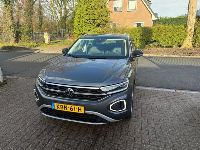 Volkswagen T-Roc 1.5 TSI Live*apple Carplay/Android*navigatie*stoelverwarming*automaat*