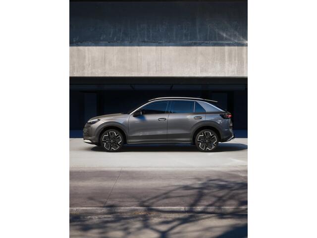 Volkswagen T-Roc 1.5 eTSI 116 7DSG Style First Edition Automaat | Achterklep, elektrisch, met sensorgestuurde opening (Easy Open)