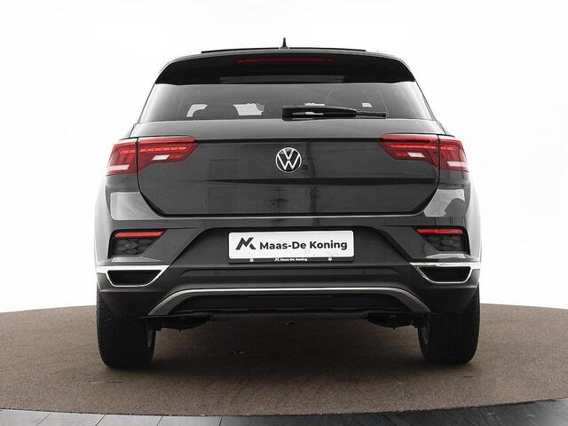 Volkswagen T-Roc 1.5 TSI 150pk DSG Sport · Panoramadak · Afneembare Trekhaak · Stoelverwarming · Navigatie · 17"Velgen · Elek. Inklapbare Spiegels ·
