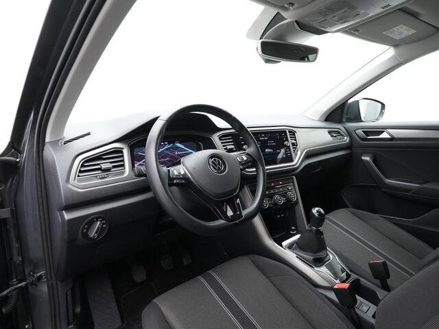 Volkswagen T-Roc 1.0 TSI 110 pk Comfort | Trekhaak | Achteruitrijcamera | Adaptive Cruise | Navigatie