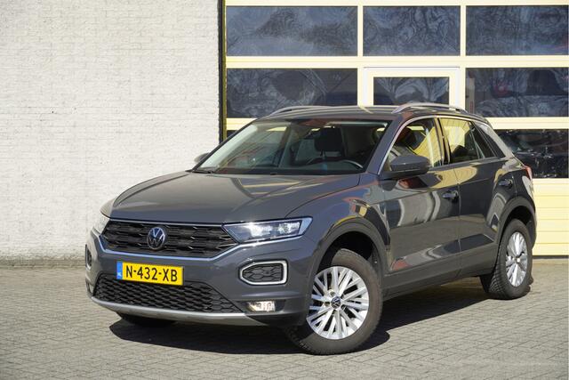 Volkswagen T-Roc 1.5 TSI 150PK! Automaat Style Business BJ2022 Lmv 16" | Led V+A | Pdc | Elek. achterklep | App-Connect | Navi | Climate control | Cruise control | Verwarmde voorstoelen | Getint glas