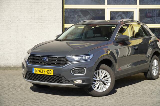 Volkswagen T-Roc 1.5 TSI 150PK! Automaat Style Business BJ2022 Lmv 16" | Led V+A | Pdc | Elek. achterklep | App-Connect | Navi | Climate control | Cruise control | Verwarmde voorstoelen | Getint glas