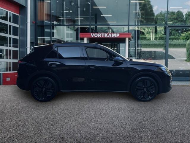 Volkswagen T-Roc 1.5 eTSI R-LINE TREKHAAK/PANO-DAK/CAMERA/ELEK-KLEP/IQ/ACC/STOELVERW