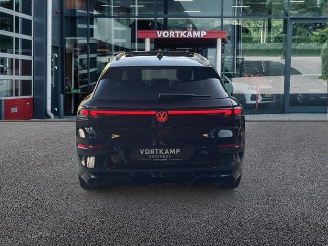 Volkswagen T-Roc 1.5 eTSI R-LINE TREKHAAK/PANO-DAK/CAMERA/ELEK-KLEP/IQ/ACC/STOELVERW