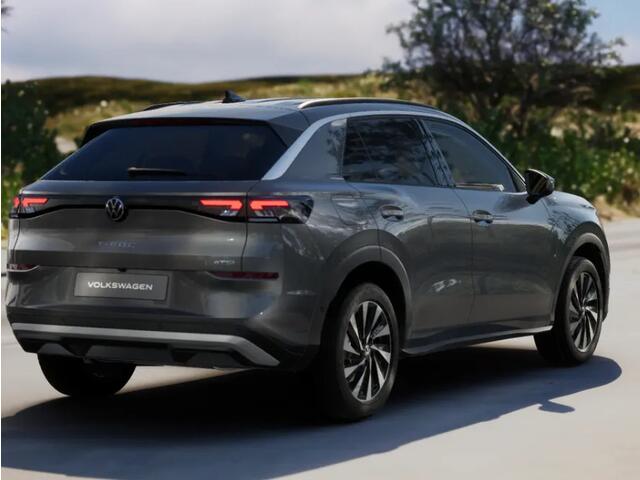 Volkswagen T-Roc Life First Edition 1.5 eTSI 116 PK 7 versn. DSG · Achteruitrijcamera · Draadloze telefoonlader · Comfort Pakket · Trekhaak ·