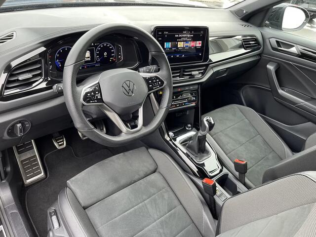 Volkswagen T-Roc 1.5 TSI R-LINE Blackstyle ** LED, VIRTUAL, ACC, MASSAGE, VERW. STUUR, 18-inch LMV ** 1e EIG - Slechts 27.061km. ** ** INFORMEER OOK NAAR ONZE AANTREKKELIJKE FINANCIAL-LEASE TARIEVEN **