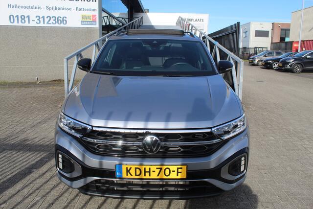 Volkswagen T-Roc 1.5 TSI R-Line Panoramadak/ IQ.Light/Stoelverwarming/Achteruitrijcamera/Apple carplay/Adaptieve cruise control/Lane assist/Elektrische achterklep/Keyless entry/Verkeersbord herkenning/Draadloze telefoonlader