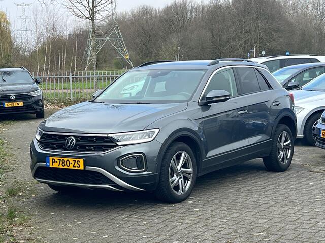 Volkswagen T-Roc 1.5 TSI 150pk DSG Life 75 Edition Navigatie Camera