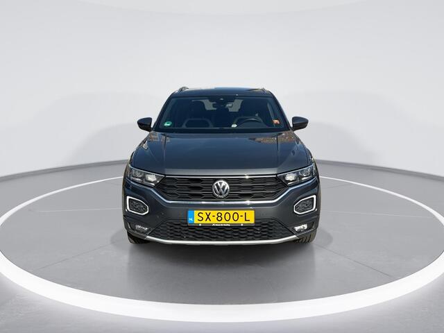 Volkswagen T-Roc 1.5 TSI 150pk DSG Sport · Trekhaak · Camera · Apple/Android Car Play · Dodehoeksensor · Elektrische kofferbakklep ·