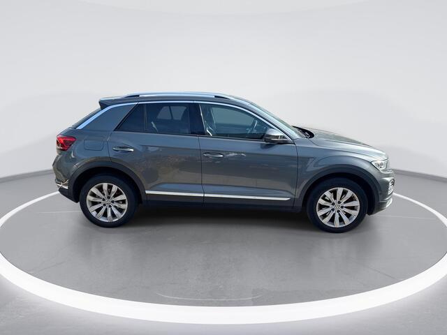 Volkswagen T-Roc 1.5 TSI 150pk DSG Sport · Trekhaak · Camera · Apple/Android Car Play · Dodehoeksensor · Elektrische kofferbakklep ·