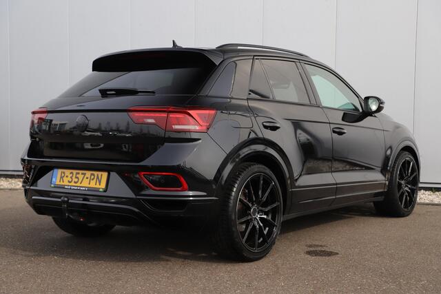 Volkswagen T-Roc 1.5 TSI Life Black Edition 150PK DSG Automaat Trekhaak Virtual 19 inch LMV Adaptive Cruise Lane Assist LED