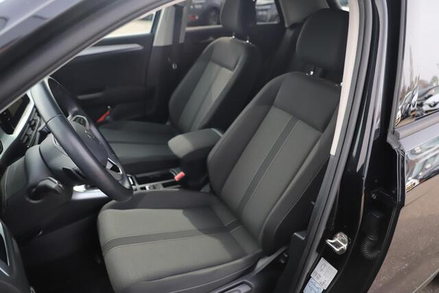 Volkswagen T-Roc 1.5 TSI Life Black Edition 150PK DSG Automaat Trekhaak Virtual 19 inch LMV Adaptive Cruise Lane Assist LED