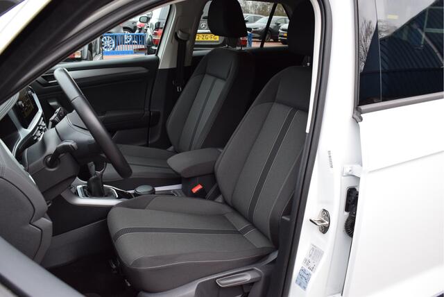Volkswagen T-Roc 1.0 TSI Life Airco Lichtmetaal Trekhaak Navi