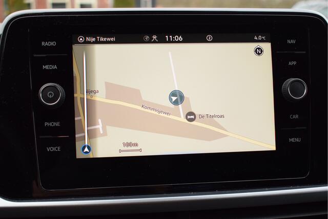 Volkswagen T-Roc 1.0 TSI Life Airco Lichtmetaal Trekhaak Navi