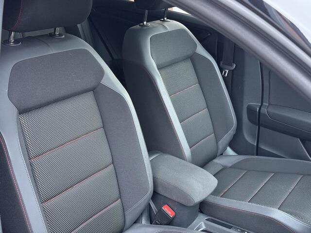 Volkswagen T-Roc 1.5 TSI Sport,Trekh,Navi,Carpl,Led,Cam,Cruise