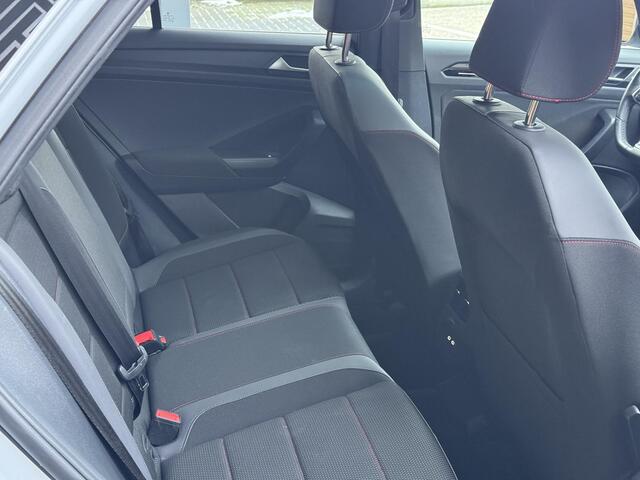 Volkswagen T-Roc 1.5 TSI Sport,Trekh,Navi,Carpl,Led,Cam,Cruise