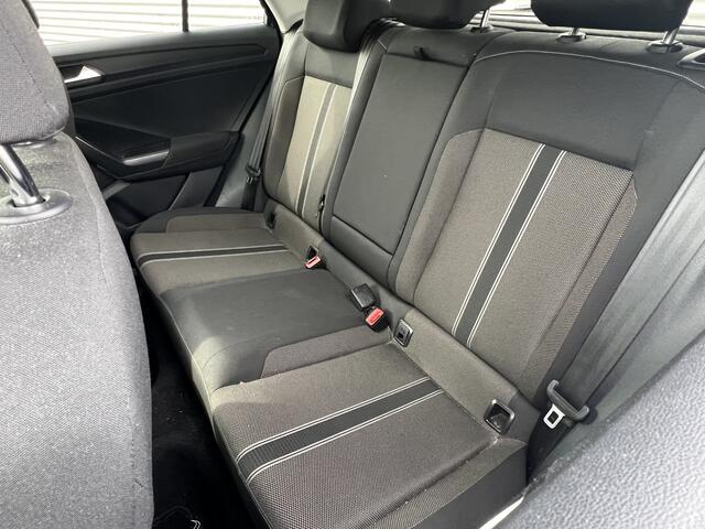 Volkswagen T-Roc 1.6 TDI Style | Nieuw Binnen! | Airco | Cruise | Trekhaak