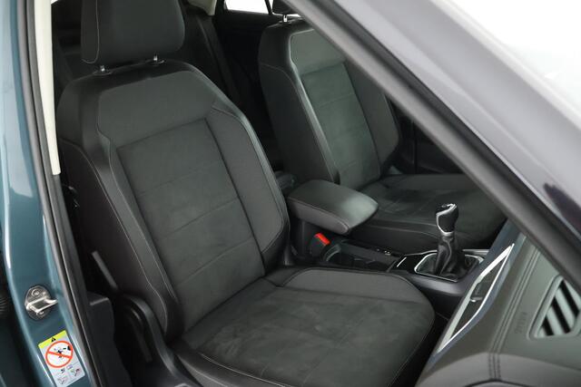 Volkswagen T-Roc 1.5 TSI 150pk Style Trekhaak Camera Led Keyless Stoelverwarming Virtual Cockpit App-Connect