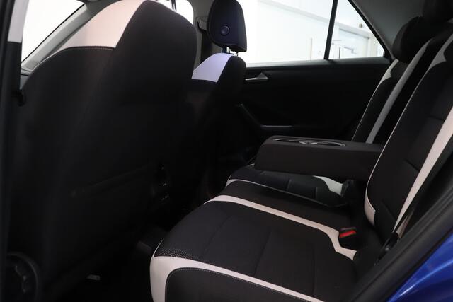 Volkswagen T-Roc 1.5 TSI Style Business | Camera | Climate control | Trekhaak | Navigatie | Virtual cockpit |
