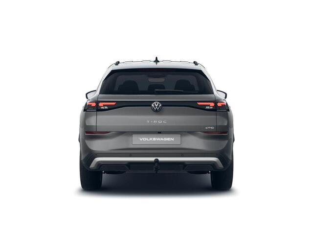 Volkswagen T-Roc Life First Edition 1.5 eTSI 116 PK | Trekhaak | Stoel- & Stuurverwarming | Carplay | Camera |