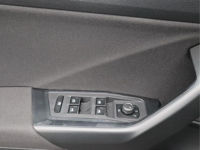 Volkswagen T-Roc 1.0 TSI Style/ lage km/ trekhaak!