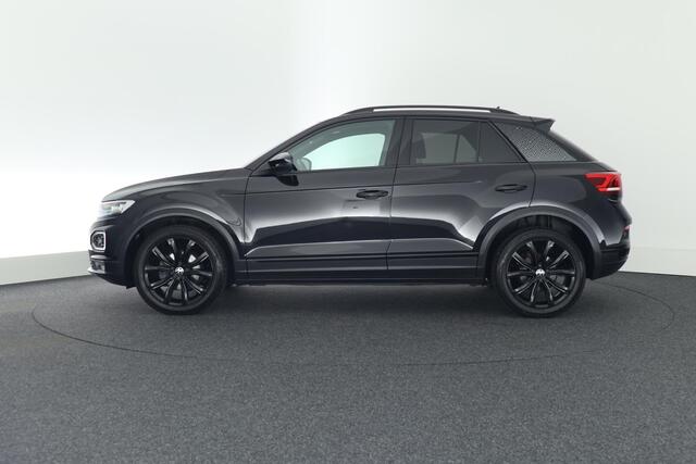 Volkswagen T-Roc 1.5 TSI 150pk DSG Sport Black Style Trekhaak Led Stoelverwarming Virtual Cockpit Navigatie