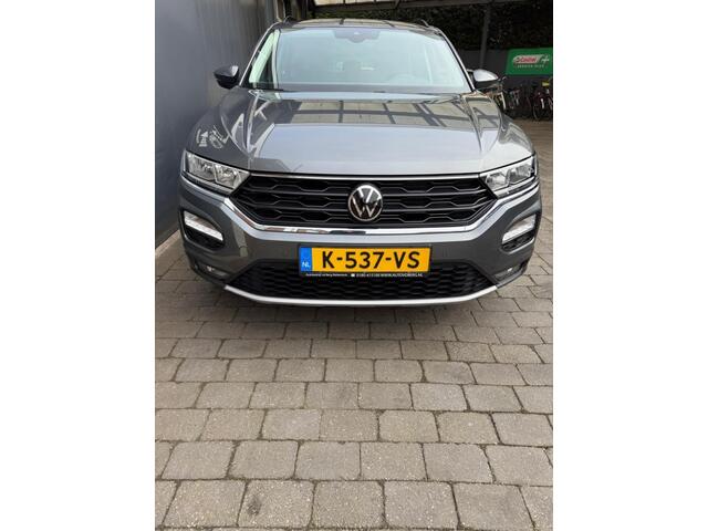 Volkswagen T-Roc 1.5 TSI Style Carplay Adapt.cruise PDC 12 mnd. Bovag garantie