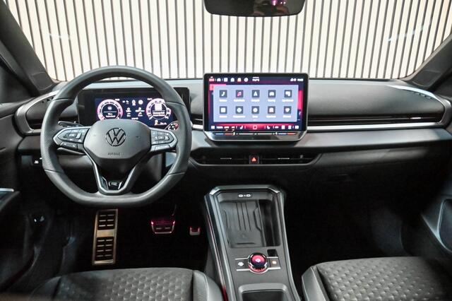 Volkswagen T-Roc 1.5 eTSI R-Line | HUD | BLACK PACK | ELEKTR. ACHTERKLEP | STOELV