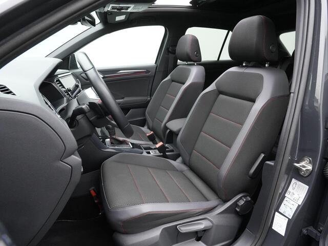 Volkswagen T-Roc 1.5 TSI 150 pk DSG R-Line | Panoramadak | Achteruitrijcamera | Stoelverwarming | Navigatie | Adaptive Cruise