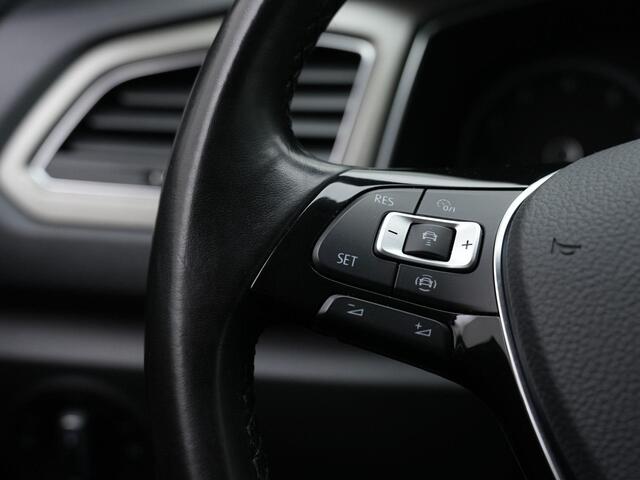 Volkswagen T-Roc 1.0 TSI 110 pk Style | Trekhaak | Navigatie | Adaptive Cruise | Navigatie | Parkeersensoren voor/achter