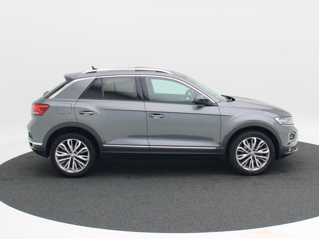 Volkswagen T-Roc 1.5 TSi 150 Pk Automaat Sport | Panoramadak | Trekhaak | Camera | Adaptive Cruise | Navigatie | CarPlay | Climatronic | 18 Inch | 80.070 Km !!