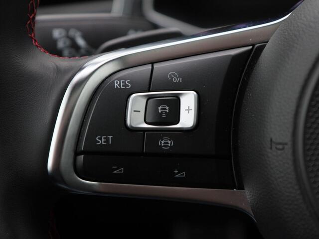 Volkswagen T-Roc 1.5 TSi 150 Pk Automaat Sport | Panoramadak | Trekhaak | Camera | Adaptive Cruise | Navigatie | CarPlay | Climatronic | 18 Inch | 80.070 Km !!