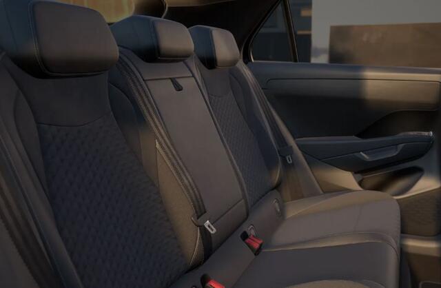 Volkswagen T-Roc 1.5 eTsi R-Line First Edition