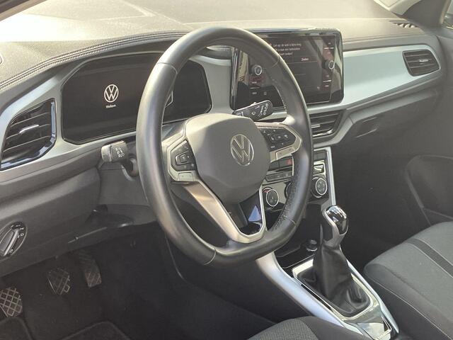 Volkswagen T-Roc 1.0 TSI 110pk Life · Camera · Apple/Android Car Play · P-Sensoren · Airco · Navigatie · 16'' Inch ·