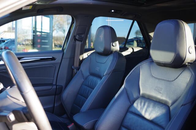Volkswagen T-Roc 1.5 TSI R-Line Automaat Business+, Panoramadak, Leder, Carplay, Camera,