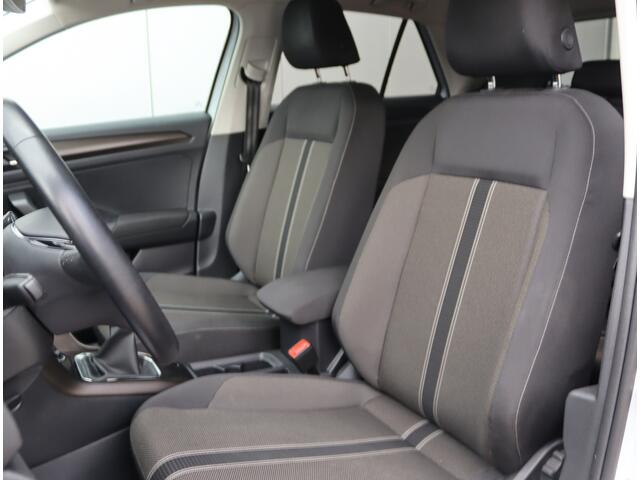 Volkswagen T-Roc 1.0 TSI Style | Camera | Trekhaak | Navigatie | Org. NL