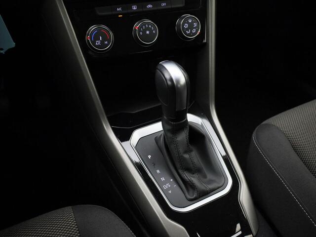 Volkswagen T-Roc 1.5TSI/150PK DSG · Navigatie · Parkeersensoren · Lane assist