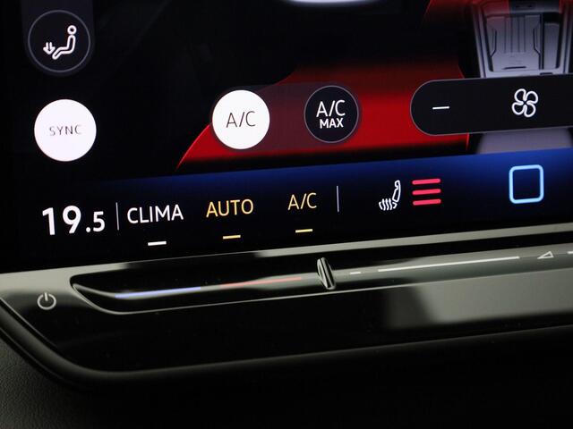 Volkswagen T-Roc 1.5eTSI 150pk R-Line First Edition Black Style DSG · 360°Camera · Head-up Display · Stuur- & Stoelverwarming · Keyless · Side Assist · Apple/Android Car Play · Garantie t/m 09-11-2027