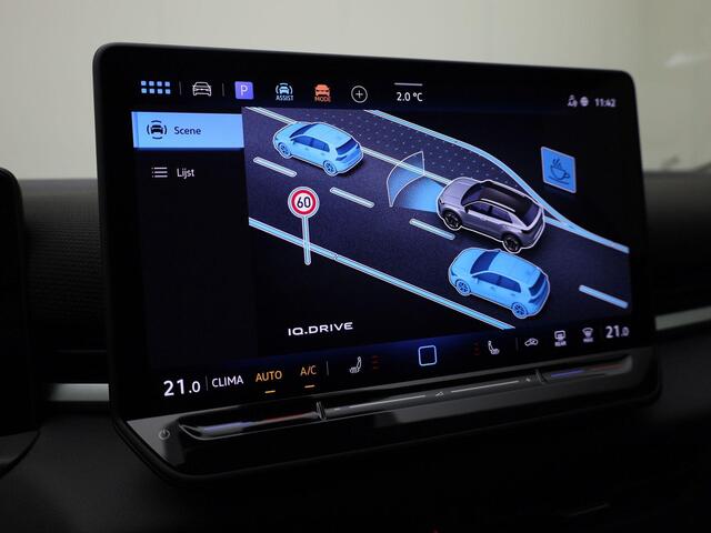 Volkswagen T-Roc 1.5eTSI 150pk R-Line First Edition Black Style DSG · 360°Camera · Head-up Display · Stuur- & Stoelverwarming · Keyless · Side Assist · Apple/Android Car Play · Garantie t/m 09-11-2027