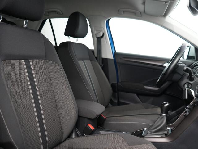 Volkswagen T-Roc 1.0 TSI Style | ACC | Stoelverwarming | Trekhaak | Navi |