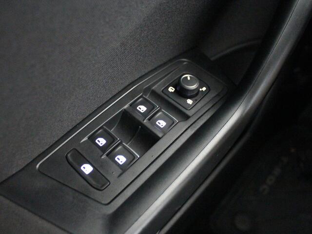 Volkswagen T-Roc 1.5 TSI Style Business | Schuif/kanteldak | Camera | Adaptive Cruise Control |