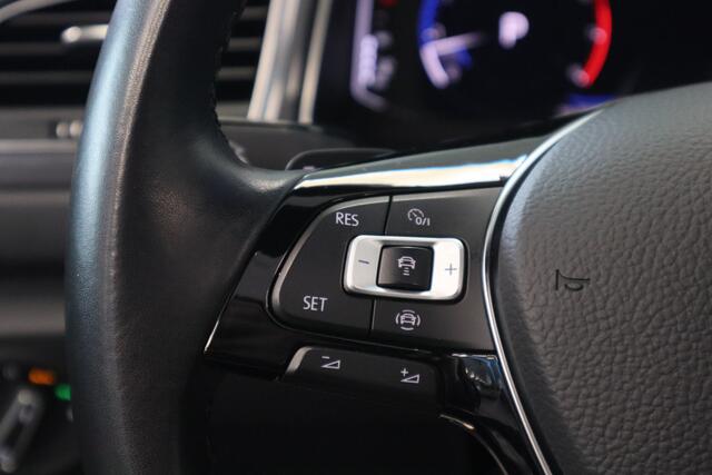 Volkswagen T-Roc 1.5 TSI Sport Panorama dak Stuurwielverwarming